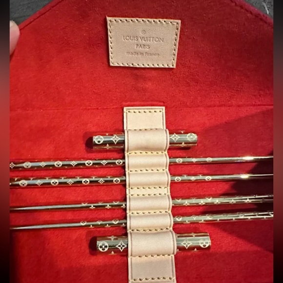 Louis Vuitton Chopsticks - Picture 3 of 3